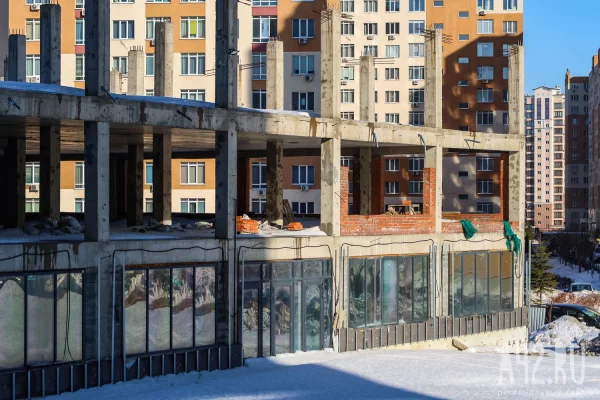 Парковочный комплекс, обманутые люди и 131 миллион ущерба: как в Кемерове два года не могут снести незаконный недострой