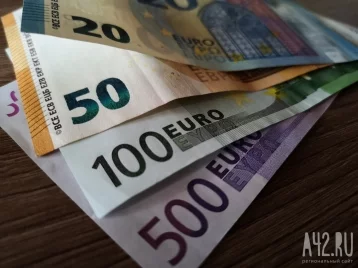 Фото: ЦБ продлил ограничения на снятие наличной иностранной валюты до 9 марта 2026 года 1
