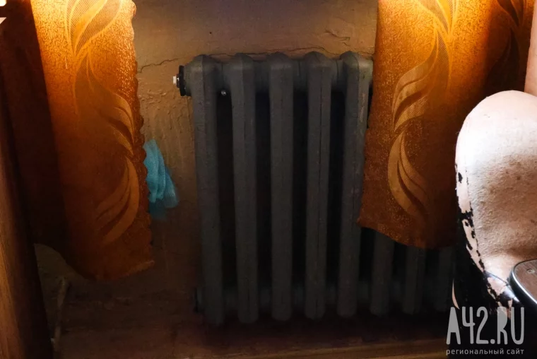 Фото: Мёртвые котята, остывшие батареи и угрозы дворнику ножом: как живут в кемеровском общежитии в Кировском районе 36