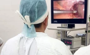 Кемеровские хирурги удалили пациентке огромную опухоль в позвоночнике