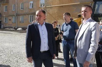 Фото: Мэр рассказал о последствиях экономии при проведении торгов на ремонт дворов в Кемерове 1