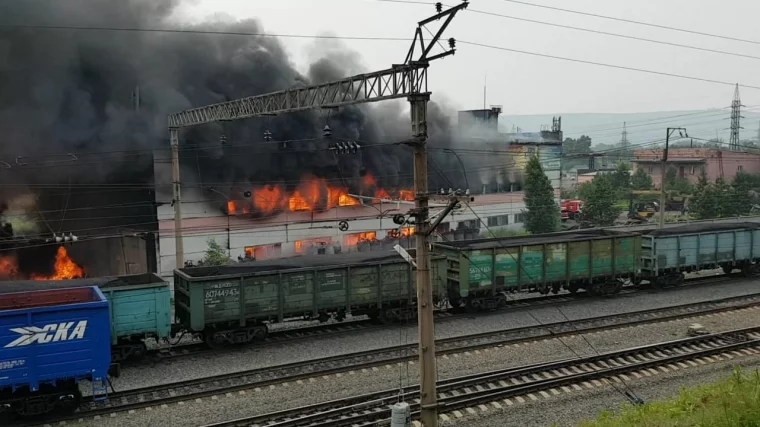 Фото: В кузбасском городе случился пожар на предприятии по переработке резины 2