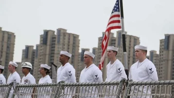 Фото: Американские моряки массово набрали вес 1