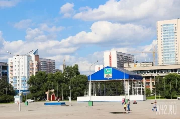 Фото: На Площади общественных мероприятий в Новокузнецке демонтируют сцену 1