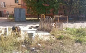 В Смоленске двое детей провалились в яму на месте коммунальных работ