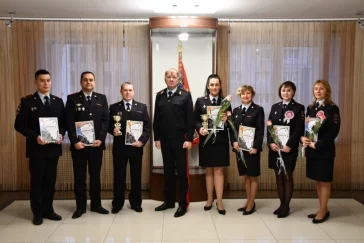 Фото: В Кузбассе наградили победителей конкурса «Лучший сотрудник по предоставлению государственных услуг» 3