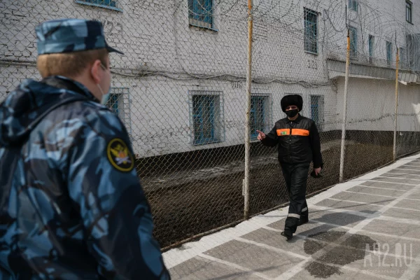 В Кузбассе уволенный за превышение полномочий начальник колонии пытался через суд вернуться на должность 