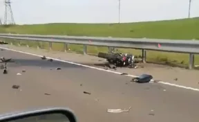 Смертельное ДТП с мотоциклистом на кузбасской трассе сняли на видео