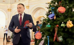 Илья Середюк исполнит мечты детей из Кузбасса и ДНР с кремлёвской «Ёлки желаний»