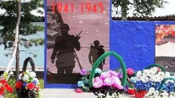 Фото: Неизвестные изобразили солдатов НАТО на памятнике погибшим в ВОВ в Приамурье  1