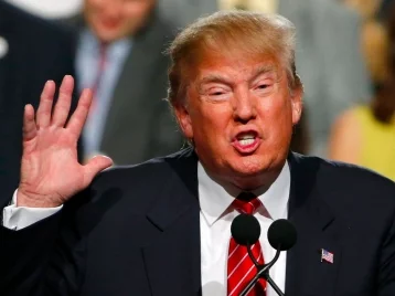 Фото: Трамп пояснил, почему его лицо выглядит оранжевым 1