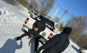 В Кузбассе на трассе ФСБ задержала водителя с 7 кг мефедрона