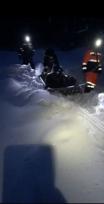 Фото: Три кузбассовца замёрзли и обессилели в лесу: им помогли спасатели 1