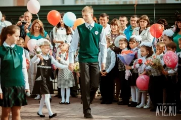 Фото: В Москве школа перенесла торжественную линейку 1 сентября из-за Курбан-Байрама 1