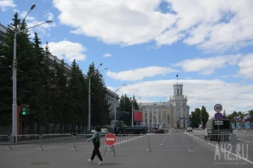 Фото: В Кемерове закрыли проезд через площадь Советов 1
