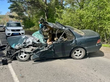 Фото: В ГАИ Кузбасса сообщили подробности жёсткого ДТП с участием трактора и легковушки 3