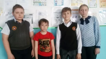 Фото: Четыре кузбасских школьника спасли деревню от пожара 1