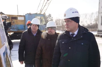 Фото: Губернатор Кузбасса проверил строительство дома, в котором получат квартиры сироты 1