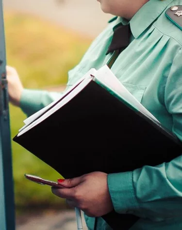 Кузбассовец украл у знакомого со счёта 850 000 рублей и купил себе кресло