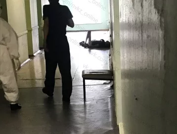 Фото: Очевидец сообщил о пациенте, который лежал на полу в больнице Новокузнецка 1
