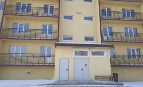 Льготники получили квартиры в первом достроенном в 2024 году 9-этажном доме в Кузбассе