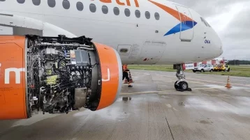 Фото: Самолёт Superjet 100 вернулся в аэропорт Внуково из-за оторвавшегося капота двигателя 1