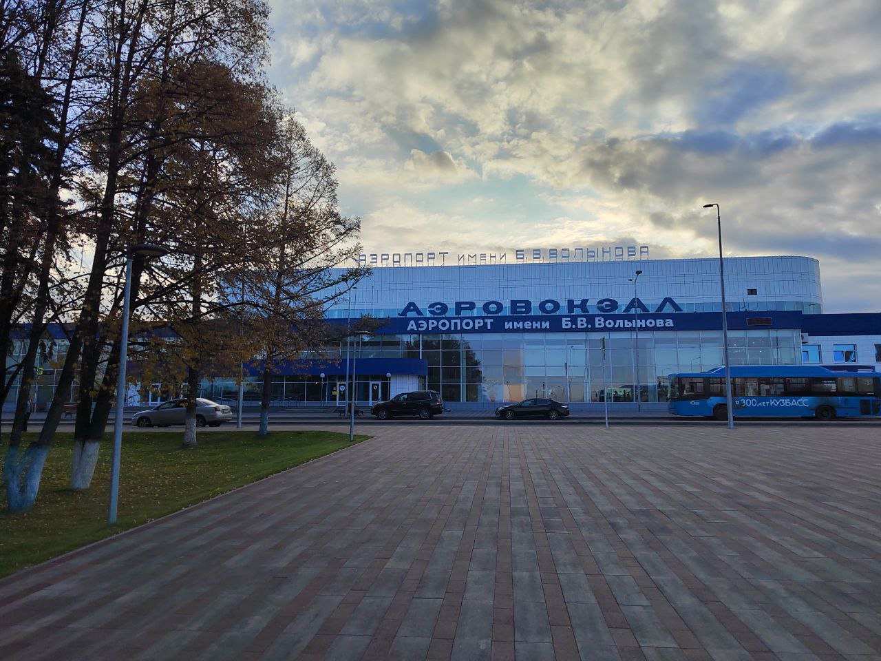 Замгубернатора и министр транспорта Кузбасса проверили ход строительства нового терминала аэропорта Новокузнецка