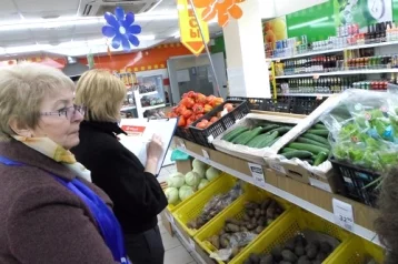 Фото: В кемеровских магазинах нашли просроченную рыбу и варёные овощи 1