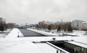 Мэр Екатеринбурга назвал «безобразием» новый флешмоб горожан по лепке членов из снега