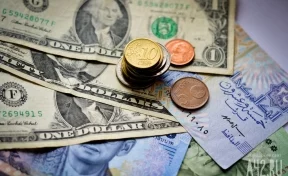 В России депутаты поддержали идею убрать с улиц табло курсов валют
