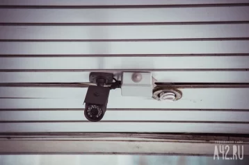 Фото: Бдительная новокузнечанка заметила на записи с камеры вора, вынесшего ювелирку соседки 1
