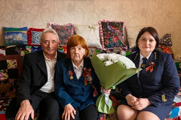 Ветераны «СУЭК-Кузбасс» принимают поздравления ко Дню Победы