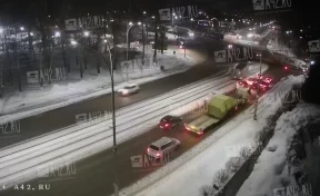 «Танки в городе»: военная техника на нескольких улицах Кемерова попала на видео