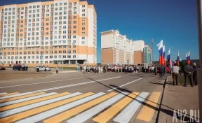 Разметку на кемеровских улицах обновляют с использованием микростеклошариков