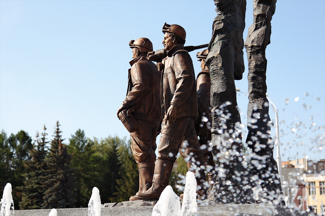 «Отваливается мрамор»: кемеровчане просят отремонтировать фонтаны в Кедровке и у филармонии