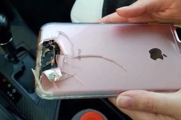 Фото: iPhone 7 Plus спас свою хозяйку от смерти во время бойни в Лас-Вегасе 1