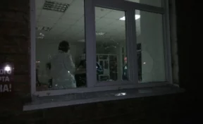 Кузбассовец устроил погром в больнице, не дождавшись приезда «скорой» к возлюбленной