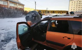 Житель Белорецка спас потерявшего сознание мужчину из горящей машины