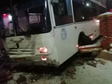 Фото: В Кузбассе снова произошло ДТП с участием автобуса 3