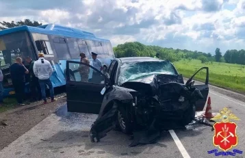 Фото: Рейсовый автобус с пассажирами попал в смертельное ДТП в Новокузнецком округе 1