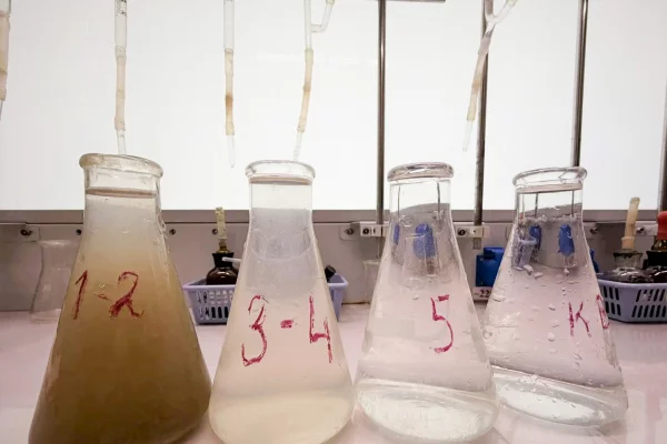 В Кузбассе на станциях СГК усилили очистку воды из-за паводка