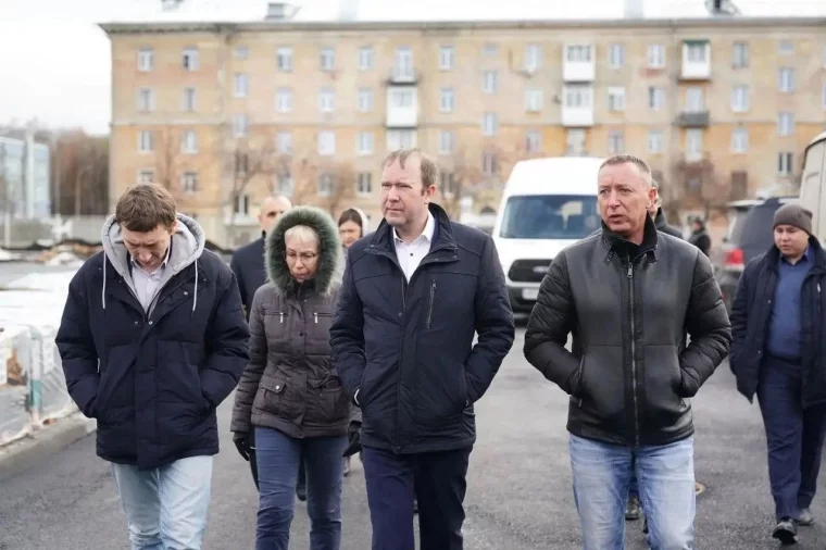 Фото: Мэр Кемерова проверил ремонт школы-долгостроя в Кировском районе 4