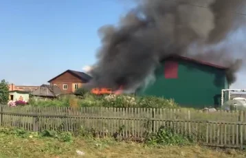 Фото: В МЧС рассказали подробности крупного пожара в Кемерове 1