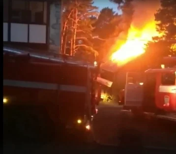 Фото: Очевидец: во время празднования свадьбы в Кемеровском районе вспыхнул пожар 1