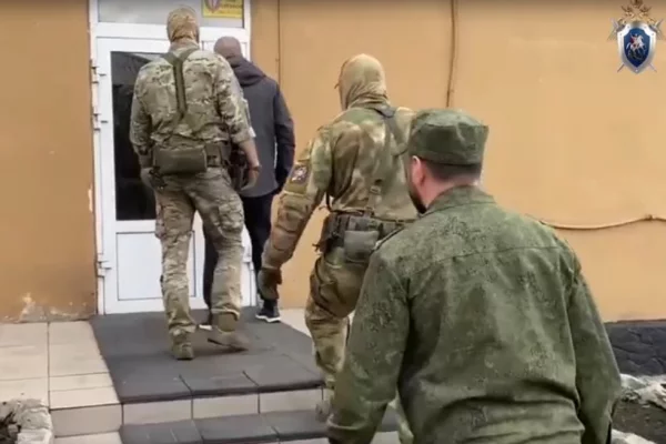 В Ленинск-Кузнецком округе силовики задержали двух человек за мошенничество с бюджетными деньгами