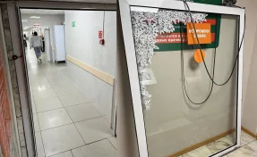 Пьяный кемеровчанин повредил дверь в больнице