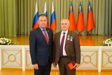 Фото: Илья Середюк вручил награды лучшим машиностроителям Кузбасса 2