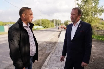Фото: Дмитрий Анисимов: в кемеровском посёлке Улус строят тротуар длиной 1250 метров 2