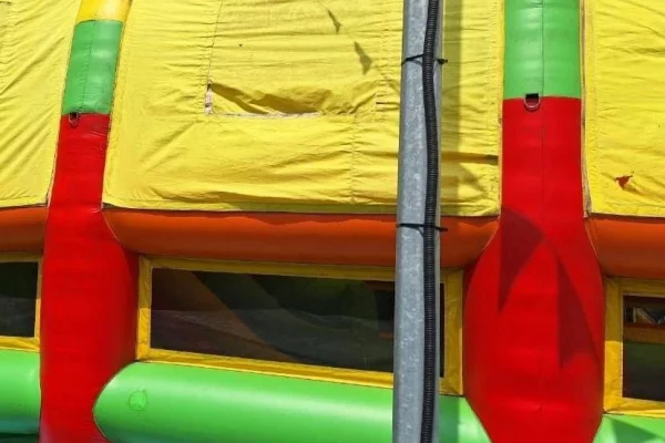 В Кузбассе ушло в суд дело о дырявом батуте, на котором получил травму 7-летний мальчик