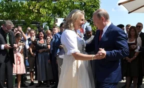 В Сети появилось видео тоста Путина на немецком языке на свадьбе главы МИД Австрии
